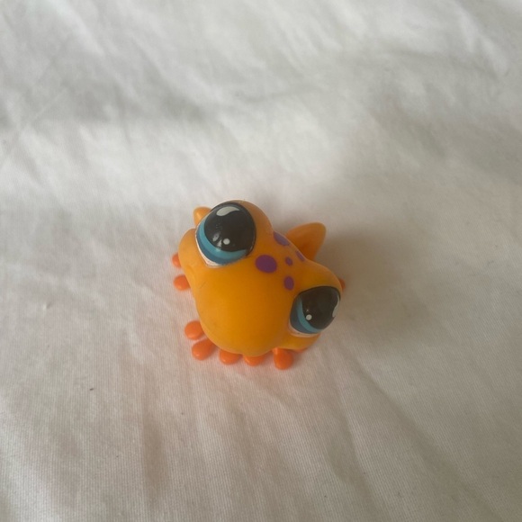 Littlest Pet Shop #874 TREE FROG Orange with Purple Spots - Picture 11 of 14
